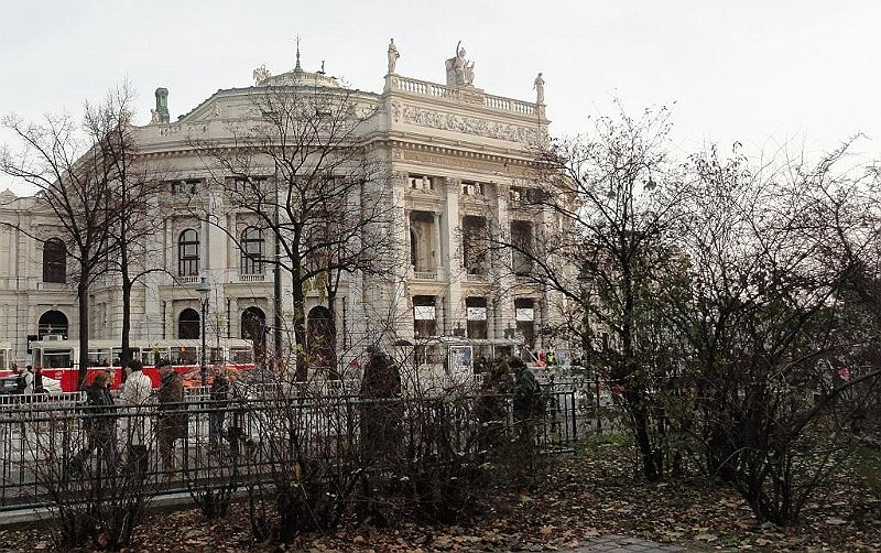DSC01096 01.JPG -  Burgtheater (Várszinház)